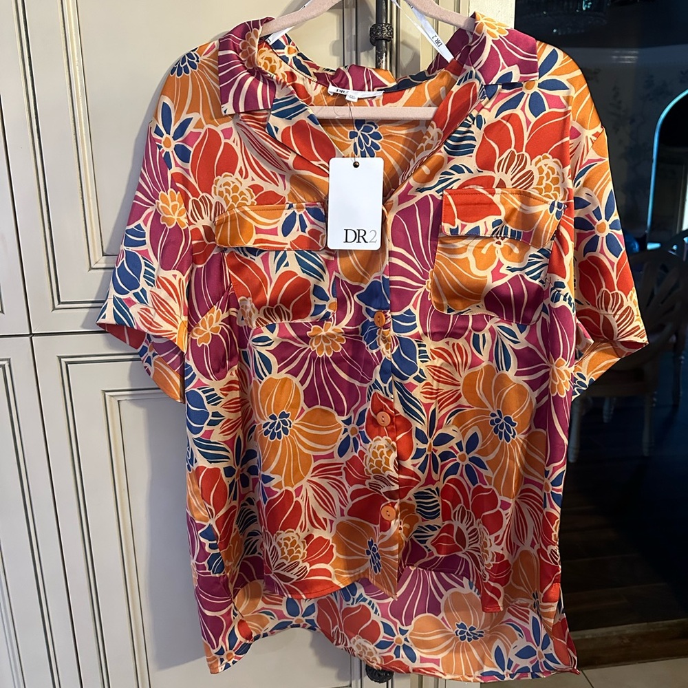 DR2 Women's Vibrant Floral Short Sleeve Top - Multicolor